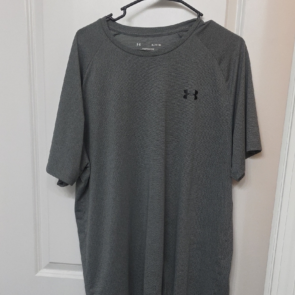 Under Armour Gray Short Sleeve Tees Lightweight Athletic Wear